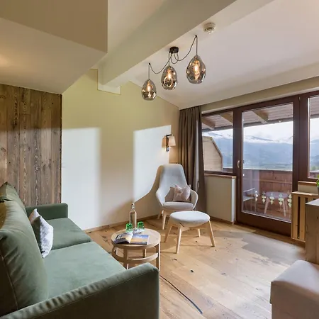 Hotell Hotel Waldfriede - Panoramic View Zillertal