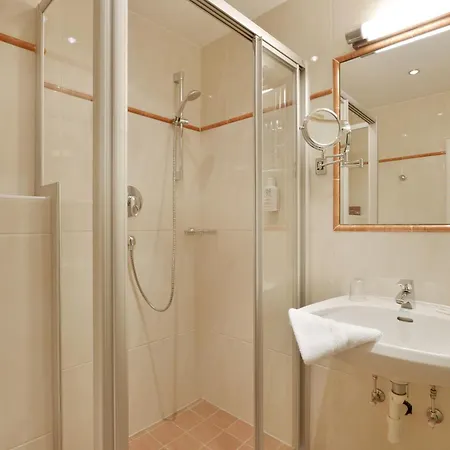 호텔 Waldfriede - Der Logenplatz Im Zillertal 4*