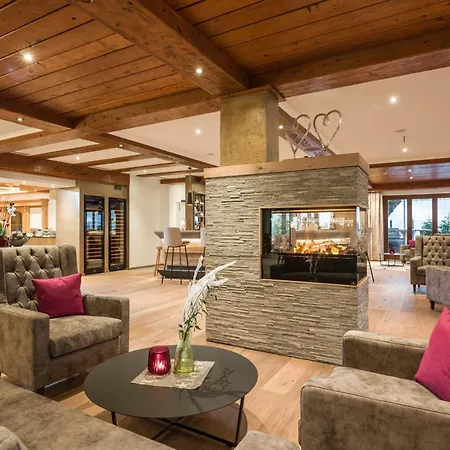 Hotell Hotel Waldfriede - Panoramic View Zillertal