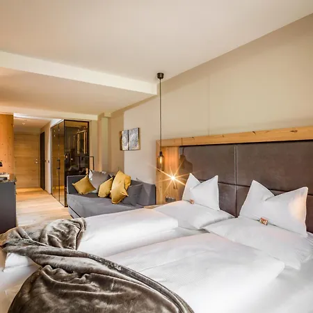 Hotel Waldfriede - Der Logenplatz Im Zillertal Fügen