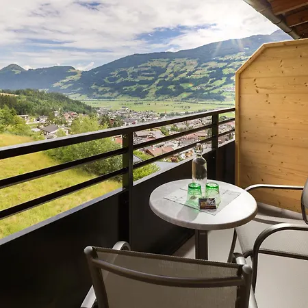 Hotel Waldfriede - Der Logenplatz Im Zillertal 4*