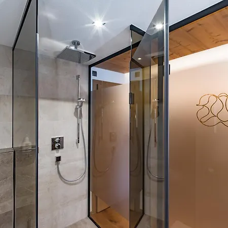 호텔 Waldfriede - Der Logenplatz Im Zillertal