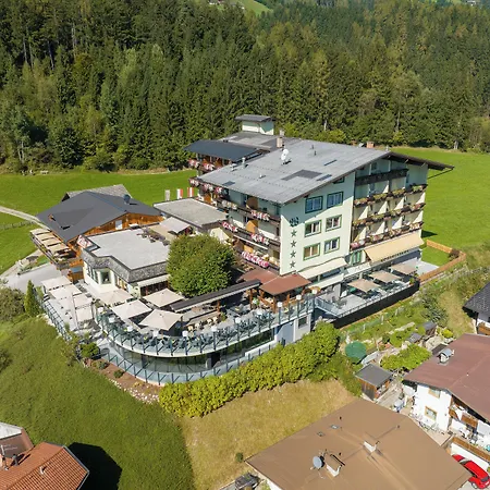 Hotell Hotel Waldfriede - Panoramic View Zillertal