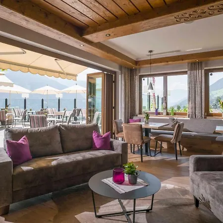 호텔 Waldfriede - Der Logenplatz Im Zillertal 4*