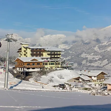 Hotel Waldfriede - Panoramic View Zillertal