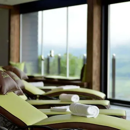 호텔 Waldfriede - Der Logenplatz Im Zillertal 4*