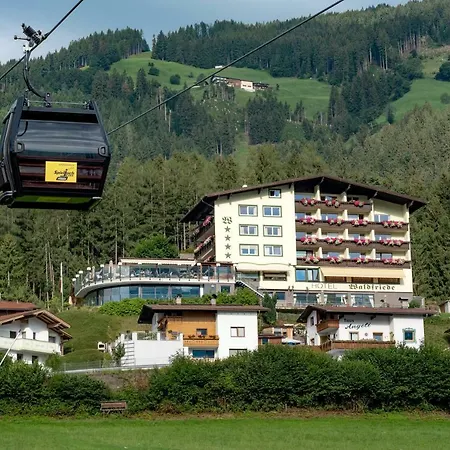 Hotel Waldfriede - Panoramic View Zillertal Hotell 4*