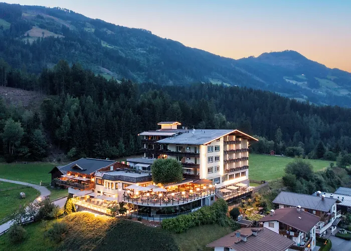 Hotel Waldfriede - Der Logenplatz Im Zillertal Fuegen