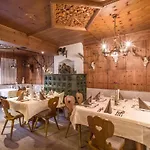 Hotel Waldfriede - Der Logenplatz Im Zillertal Fügen